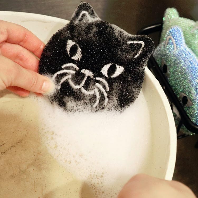 Kikkerland Reusable Cat Scrub Sponge – Cleaning Supplies - Image 2