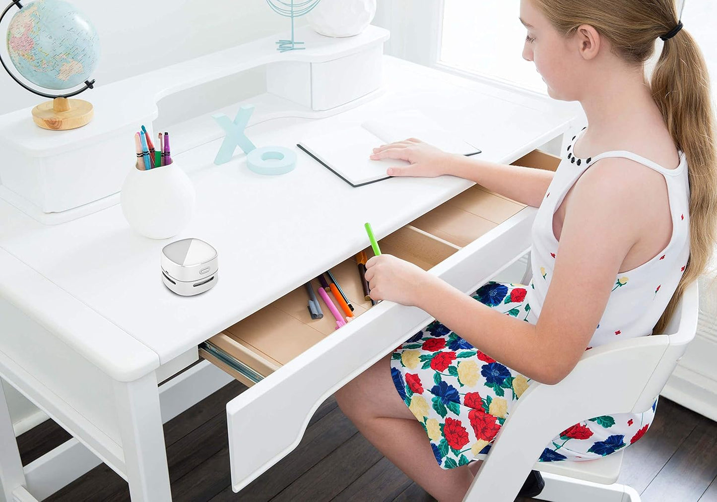ODISTAR Desktop Vacuum Cleaner, Mini Table dust Sweeper Energy Saving,High Endurance up to 400 mins,360º Rotatable Design for Keyboard/Home/School/Office (White)